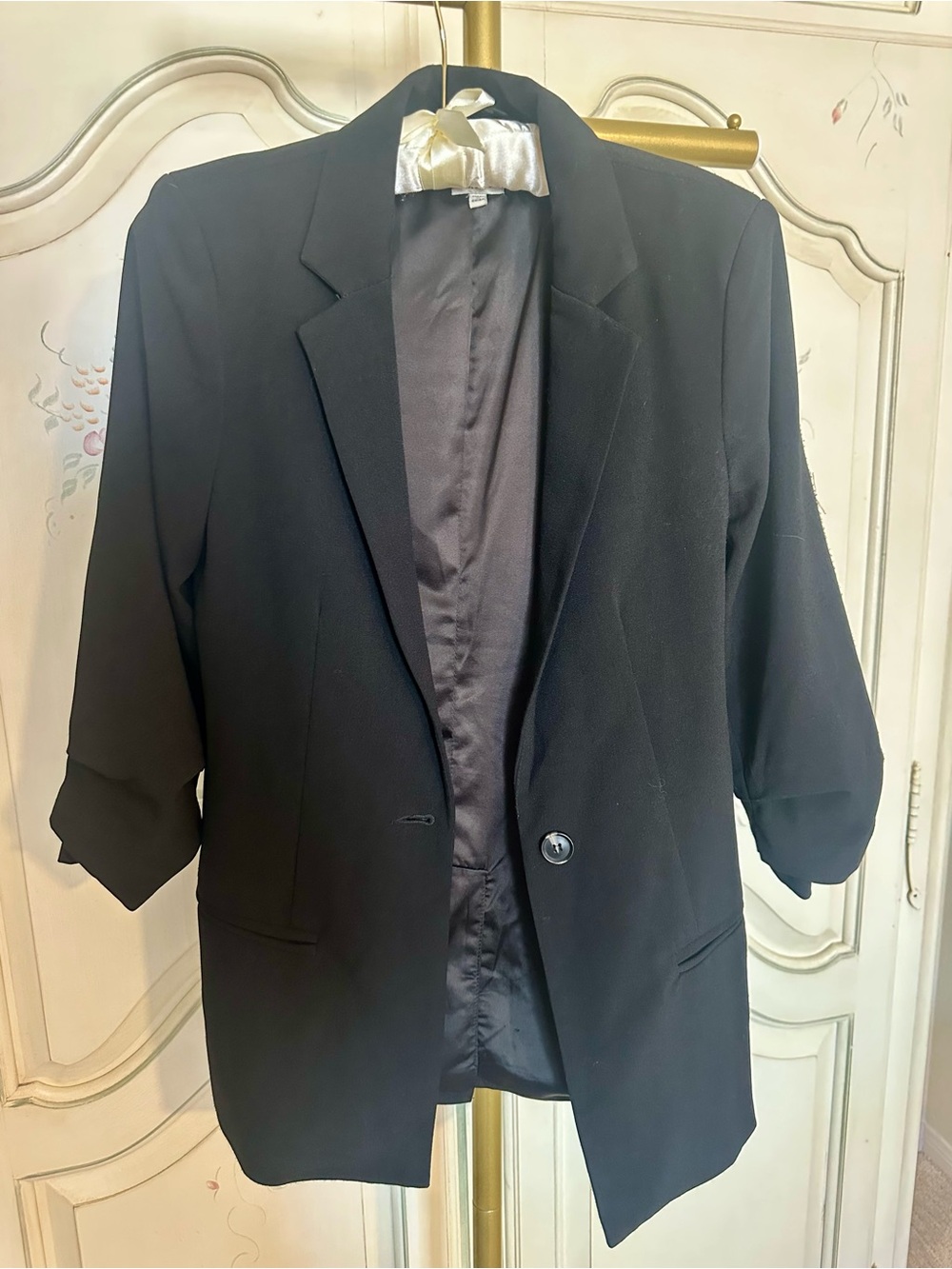 Women’s Black Single-Button Blazer with 3/4 Gathered Sleeves